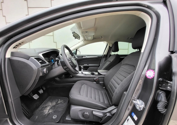 Ford Mondeo cena 52800 przebieg: 162000, rok produkcji 2017 z Nekla małe 232